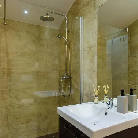Apartment Timy Villa With Pool